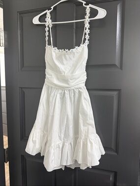 Lucy in the Sky White Daisy-Trim Sundress